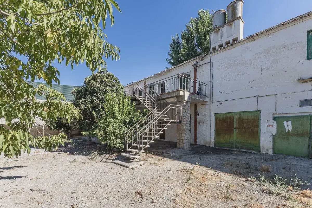 Finca/Herregård til salgs i Granada by med svømmebasseng - € 669 890 (Ref: 9837113)
