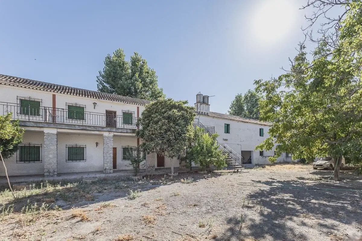 Finca/Herregård til salgs i Granada by med svømmebasseng - € 669 890 (Ref: 9837113)