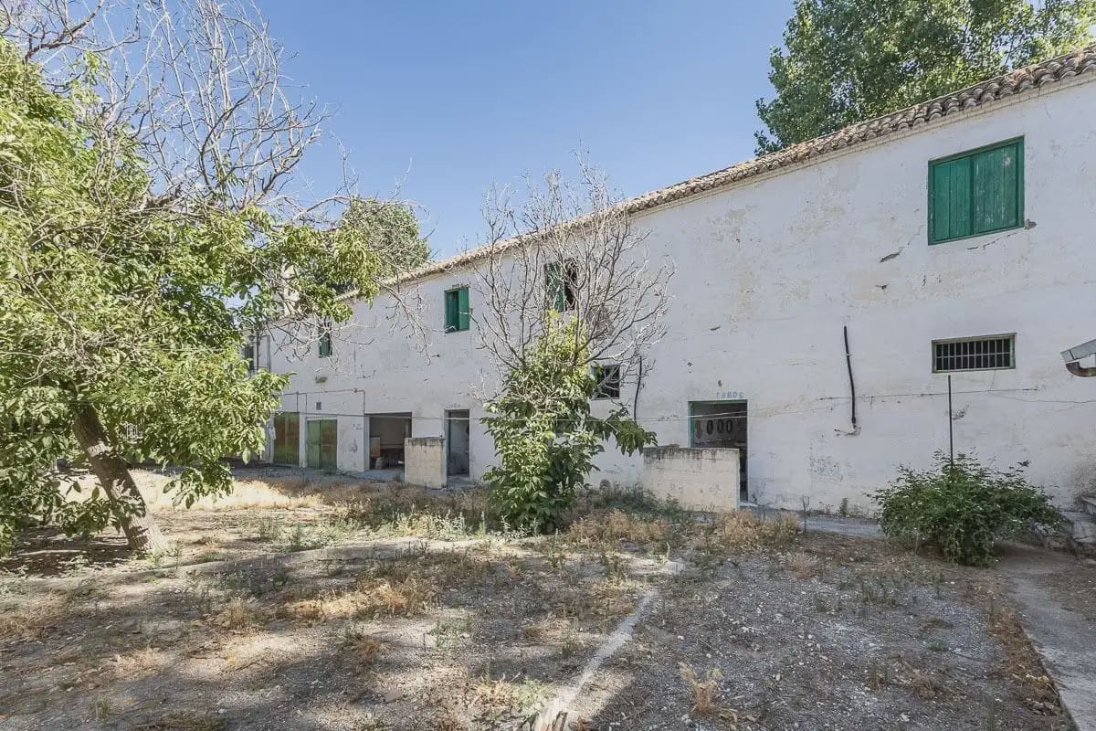 Finca/Herregård til salgs i Granada by med svømmebasseng - € 669 890 (Ref: 9837113)