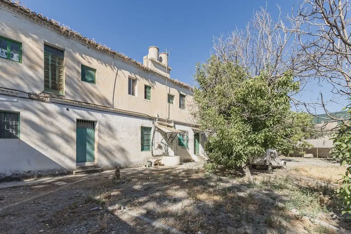 Finca/Herregård til salgs i Granada by med svømmebasseng - € 669 890 (Ref: 9837113)