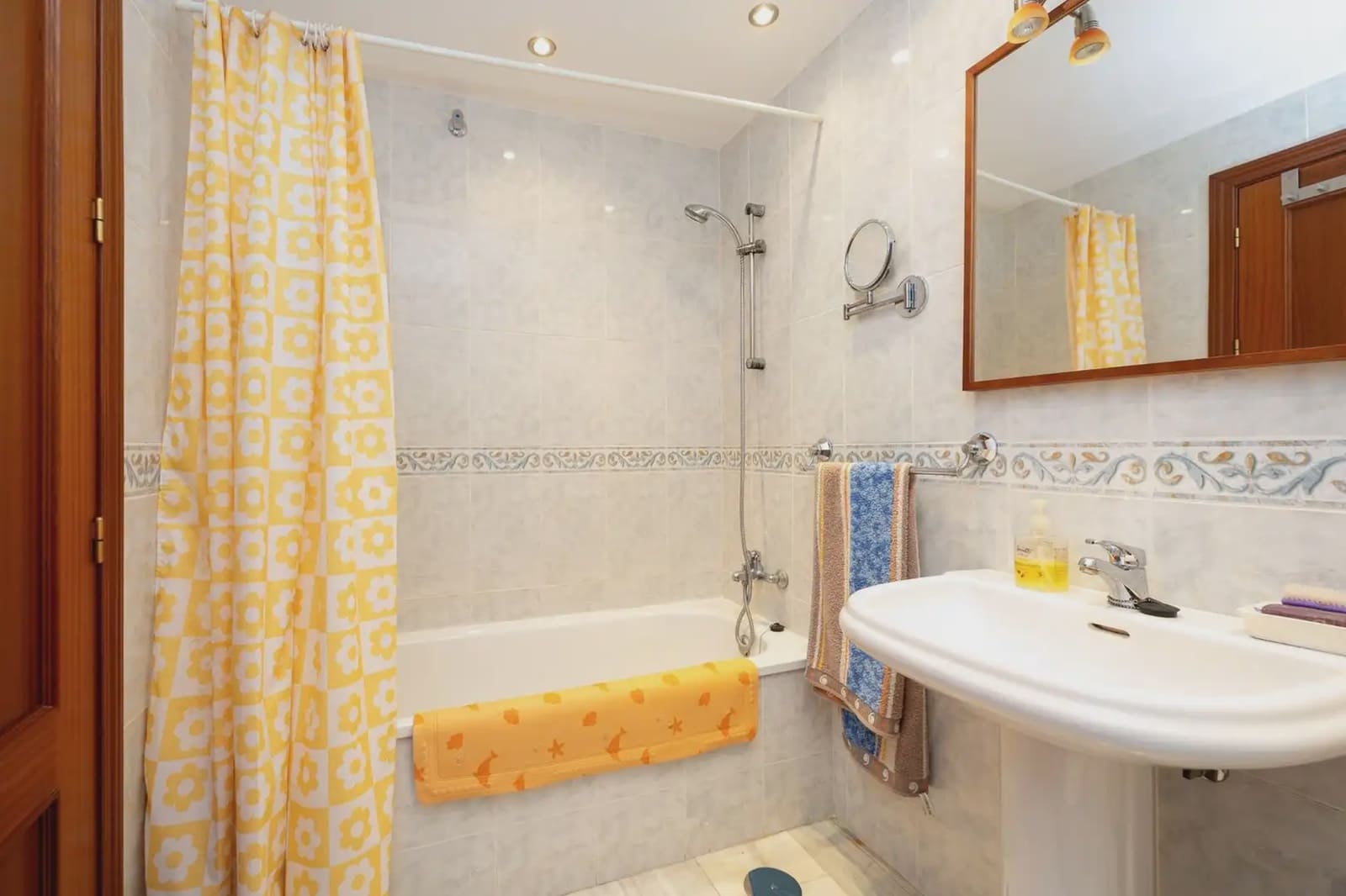 Penthouse til salg i Alhama de Granada - € 115.000 (Ref: 9837115)