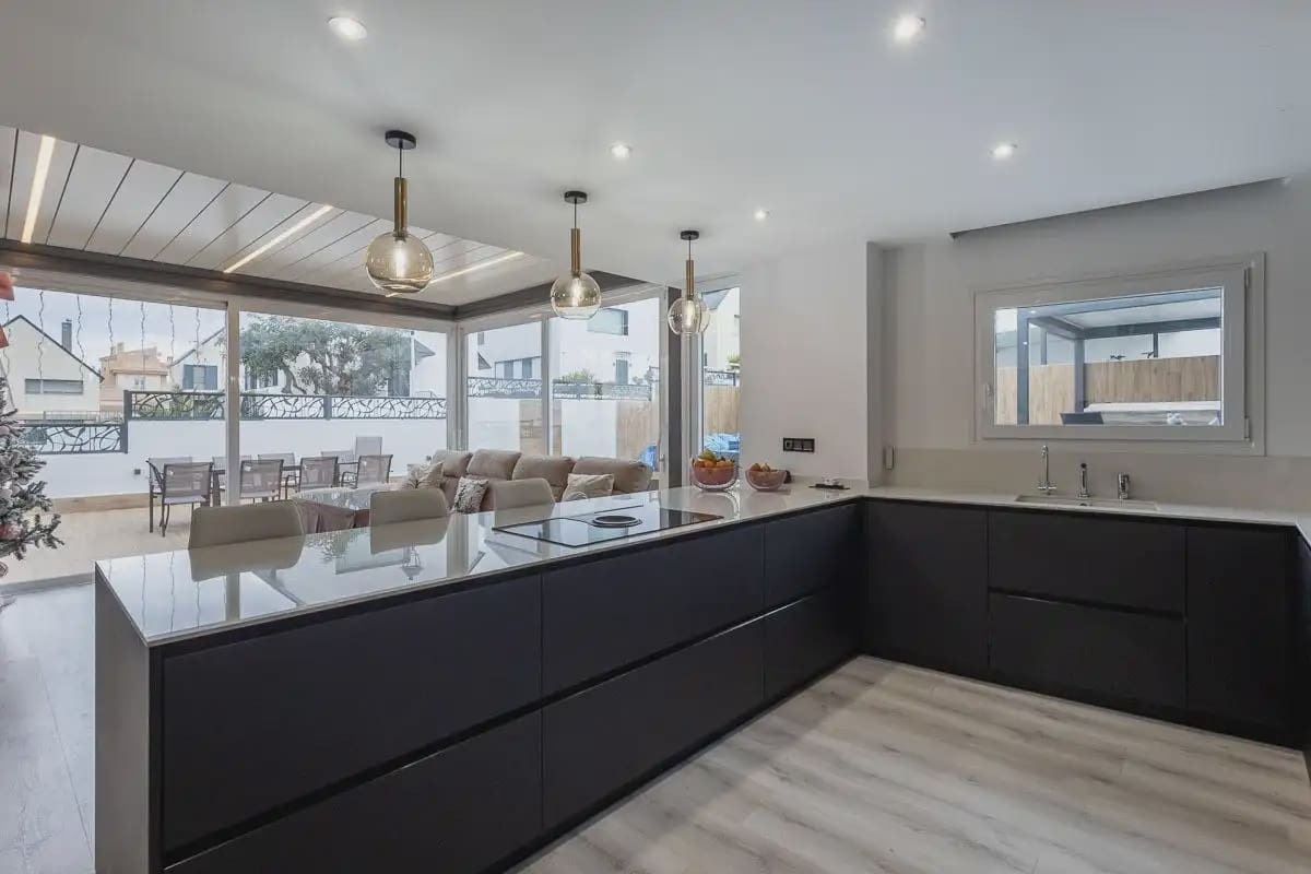 Moradia em Banda para venda em Albolote com piscina garagem - 620 000 € (Ref: 9837118)