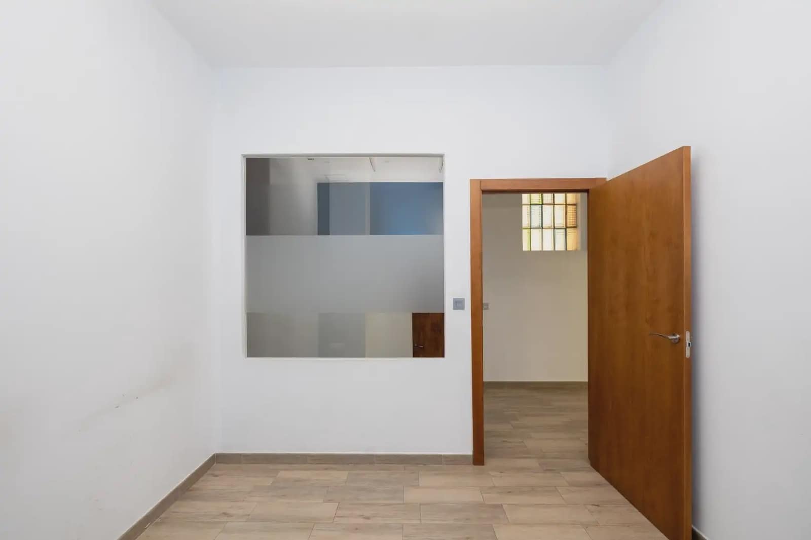 Local Comercial en Granada ciudad en venta - 599.000 € (Ref: 9837119)
