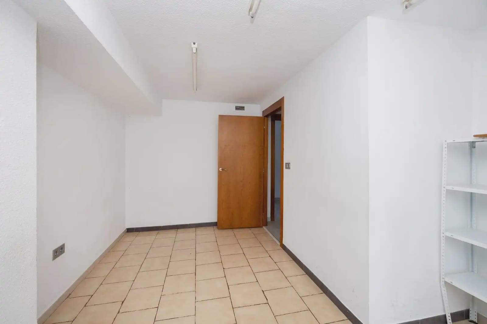 Local Comercial en Granada ciudad en venta - 599.000 € (Ref: 9837119)