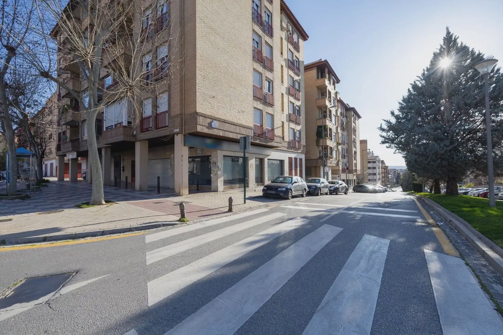 Local Comercial en Granada ciudad en venta - 599.000 € (Ref: 9837119)