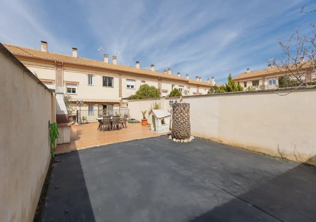 Haus zu verkaufen in Ogíjares mit Garage - 309.000 € (Ref: 9837120)