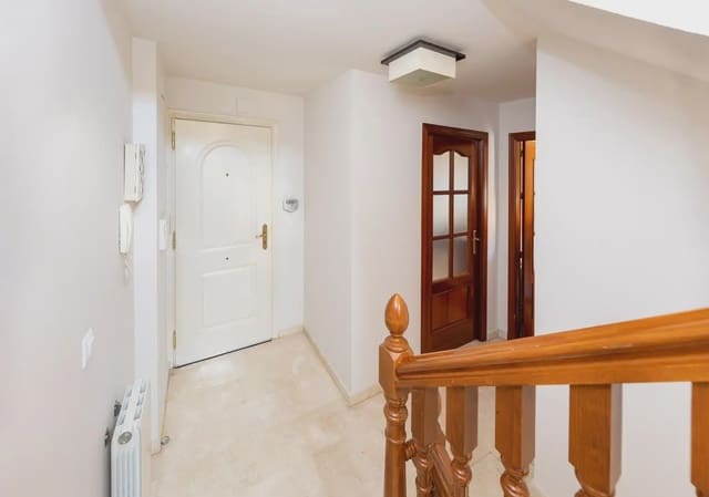 Haus zu verkaufen in Ogíjares mit Garage - 309.000 € (Ref: 9837120)