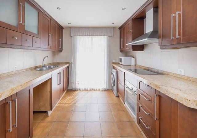 Haus zu verkaufen in Ogíjares mit Garage - 309.000 € (Ref: 9837120)