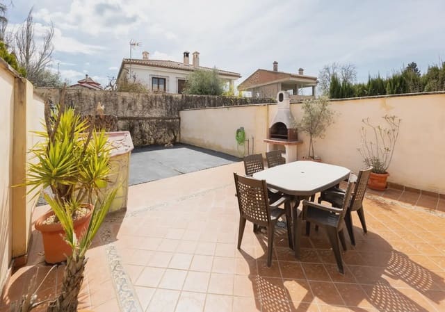 Haus zu verkaufen in Ogíjares mit Garage - 309.000 € (Ref: 9837120)