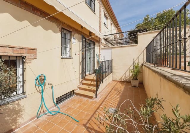 Haus zu verkaufen in Ogíjares mit Garage - 309.000 € (Ref: 9837120)