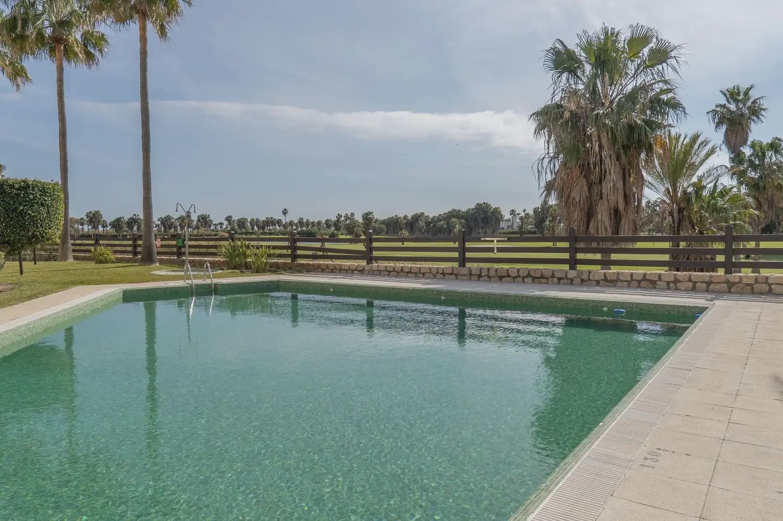 Flat for sale in Motril with pool garage - € 284,900 (Ref: 9837121)