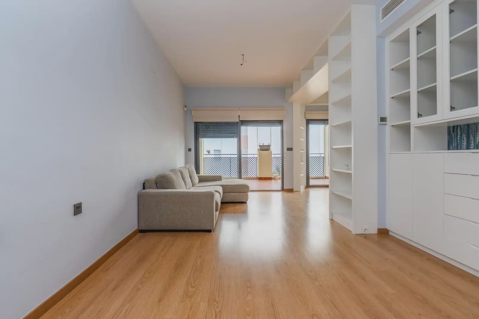 Flat for sale in Motril with pool garage - € 284,900 (Ref: 9837121)