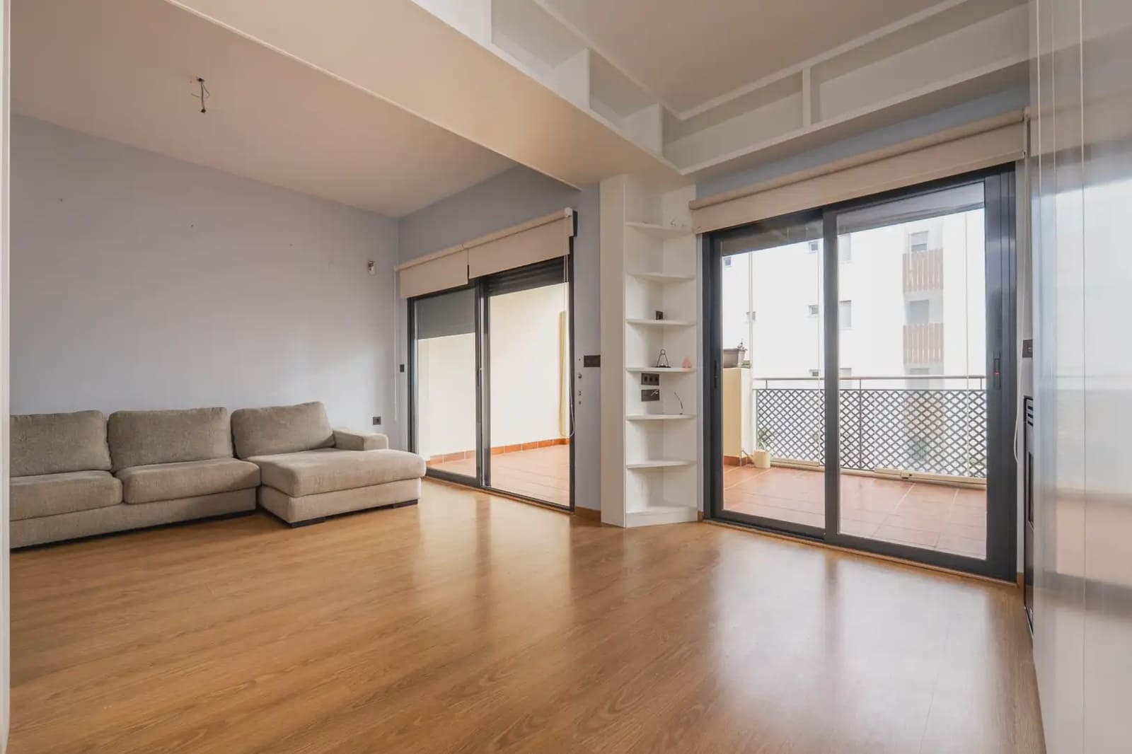 Flat for sale in Motril with pool garage - € 284,900 (Ref: 9837121)