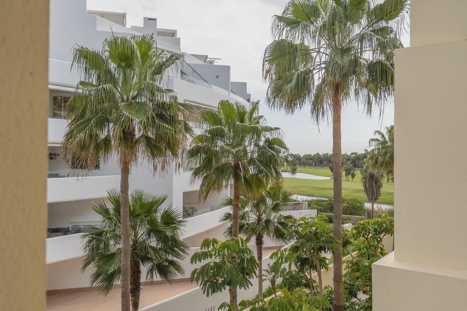 Flat for sale in Motril with pool garage - € 284,900 (Ref: 9837121)