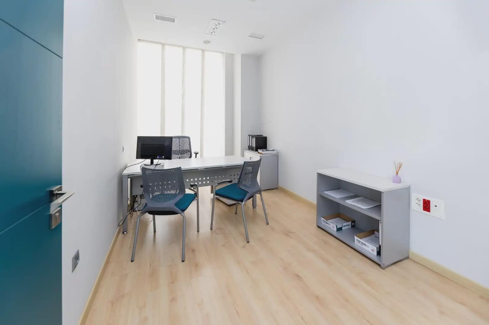 Gewerbe zu verkaufen in Granada Stadt - 435.000 € (Ref: 9837122)
