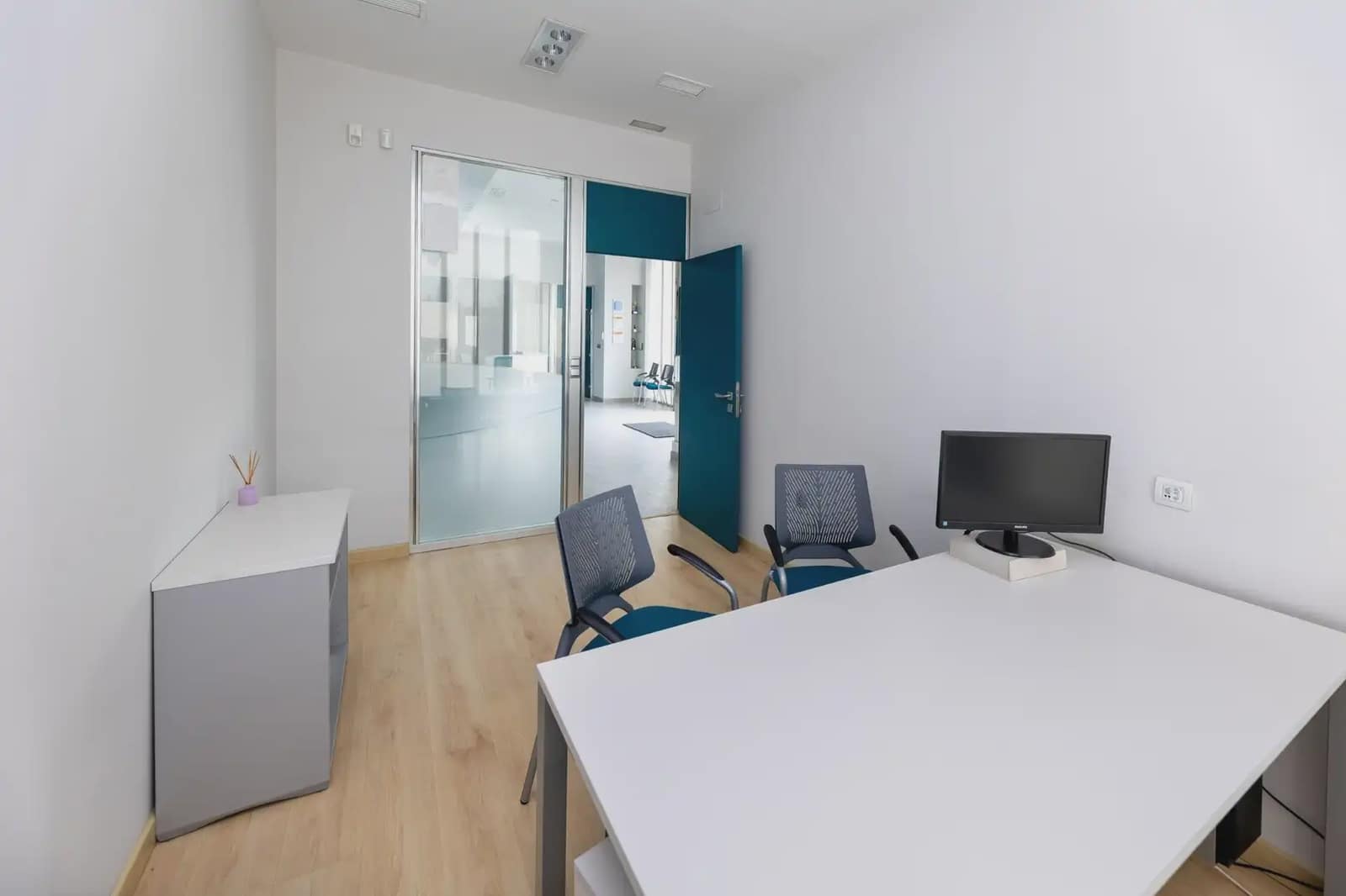 Gewerbe zu verkaufen in Granada Stadt - 435.000 € (Ref: 9837122)