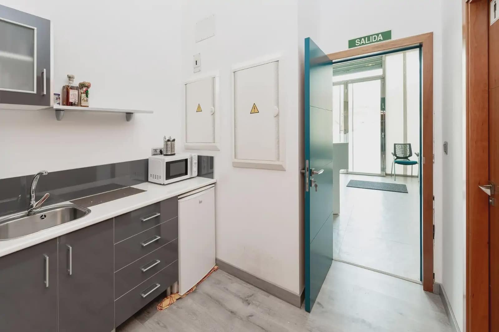 Gewerbe zu verkaufen in Granada Stadt - 435.000 € (Ref: 9837122)