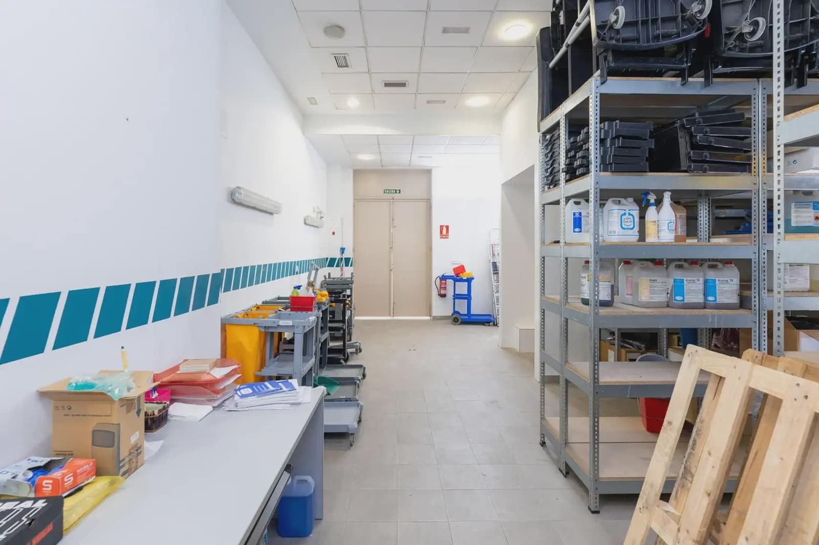 Gewerbe zu verkaufen in Granada Stadt - 435.000 € (Ref: 9837122)