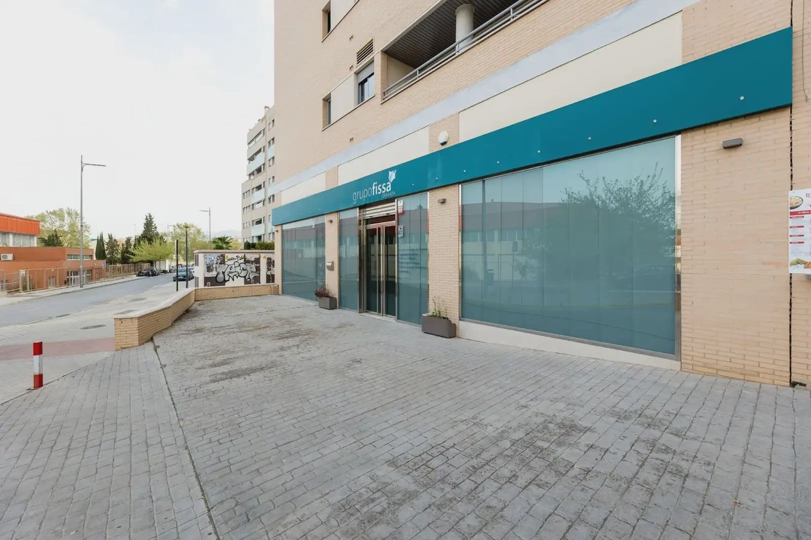Gewerbe zu verkaufen in Granada Stadt - 435.000 € (Ref: 9837122)