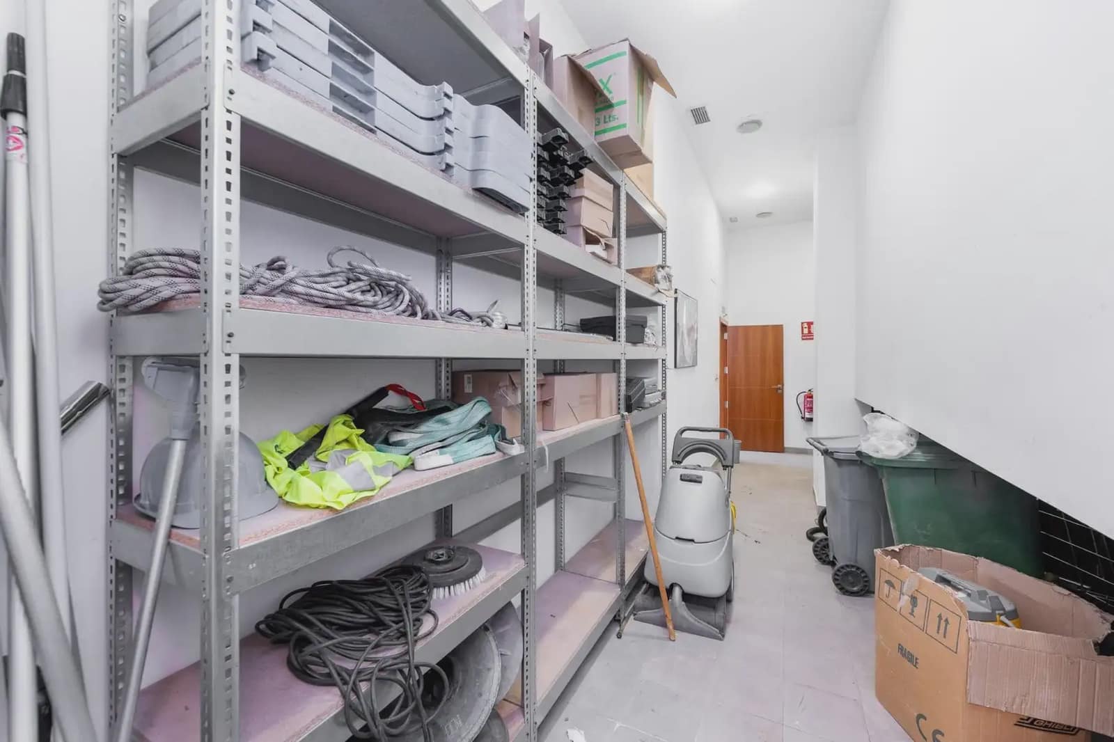 Gewerbe zu verkaufen in Granada Stadt - 435.000 € (Ref: 9837122)