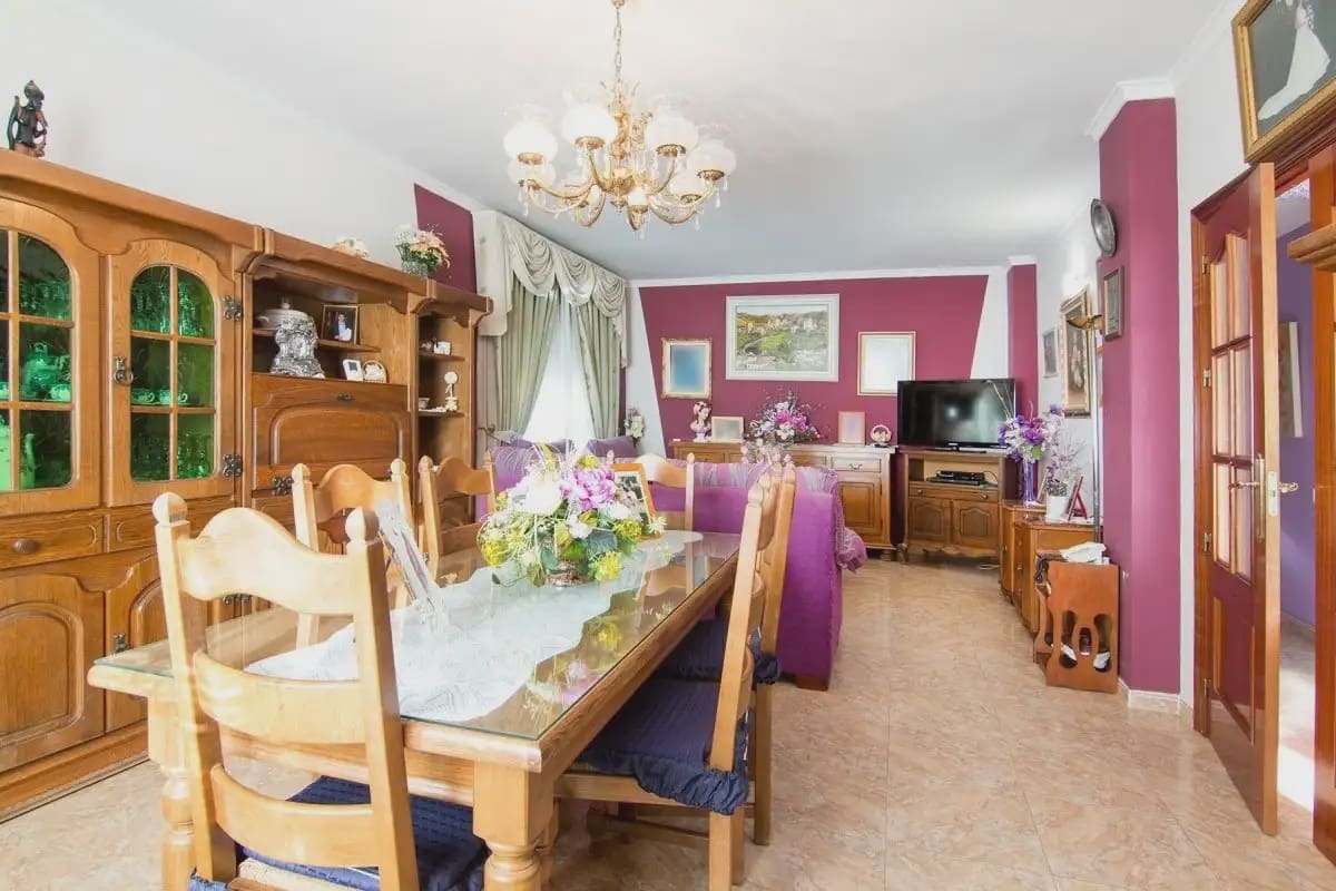 Villa zu verkaufen in Huetor Santillan - 290.000 € (Ref: 9837124)
