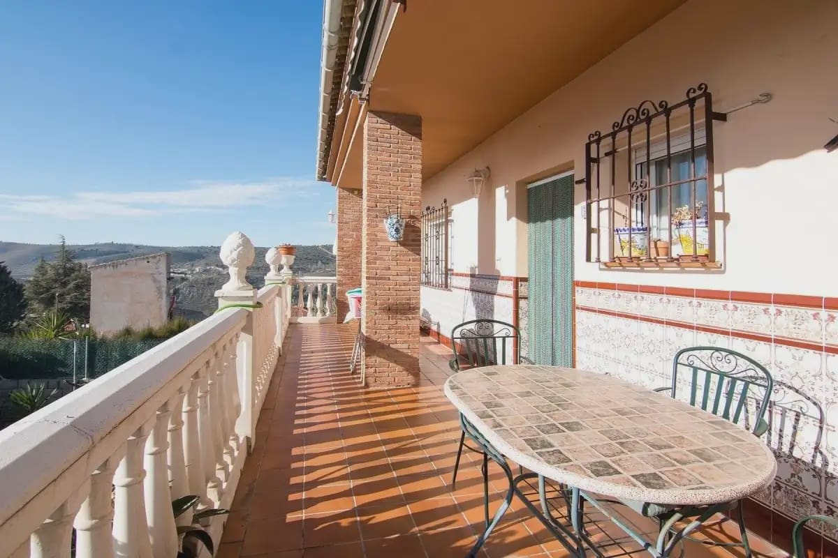 Villa zu verkaufen in Huetor Santillan - 290.000 € (Ref: 9837124)