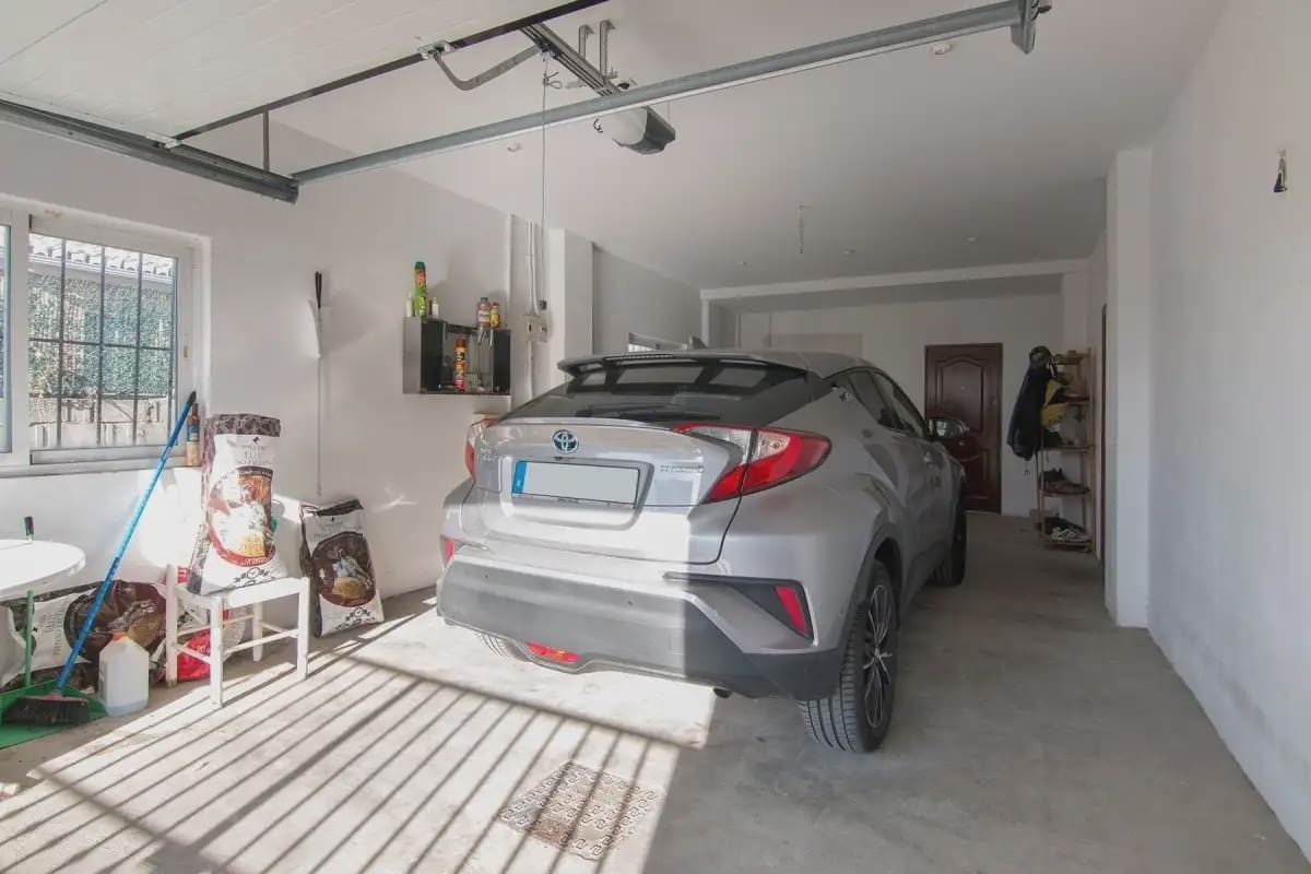 Villa zu verkaufen in Huetor Santillan - 290.000 € (Ref: 9837124)