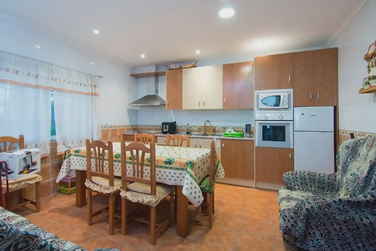 Villa zu verkaufen in Huetor Santillan - 290.000 € (Ref: 9837124)