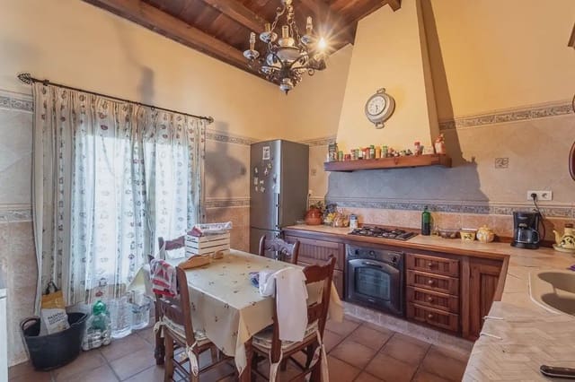 Villa til salg i La Zubia med garage - € 795.000 (Ref: 9837127)