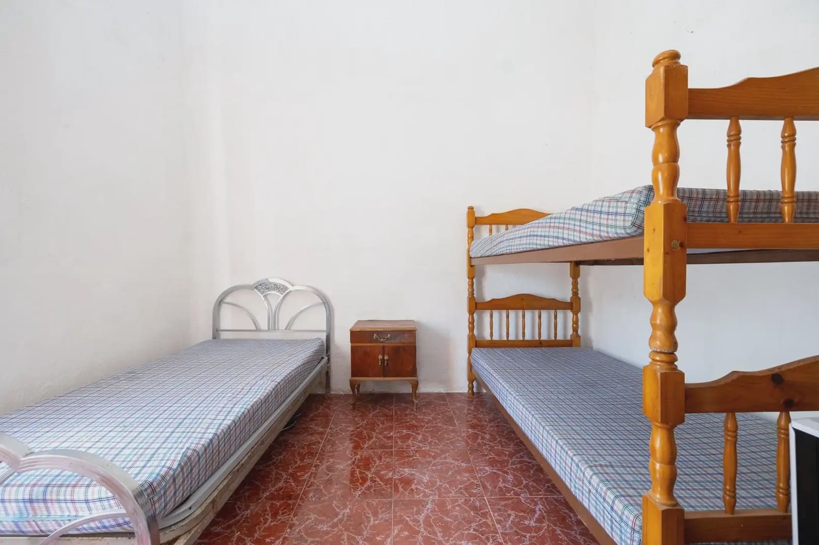 Finca/Country House for sale in Moraleda de Zafayona with garage - € 79,900 (Ref: 9837128)