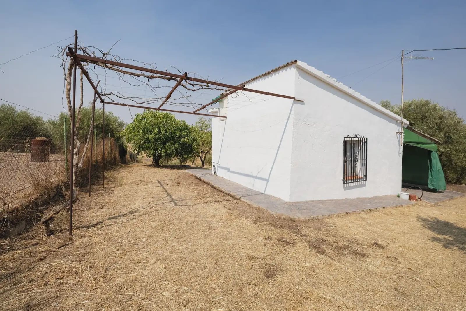 Finca/Country House for sale in Moraleda de Zafayona with garage - € 79,900 (Ref: 9837128)