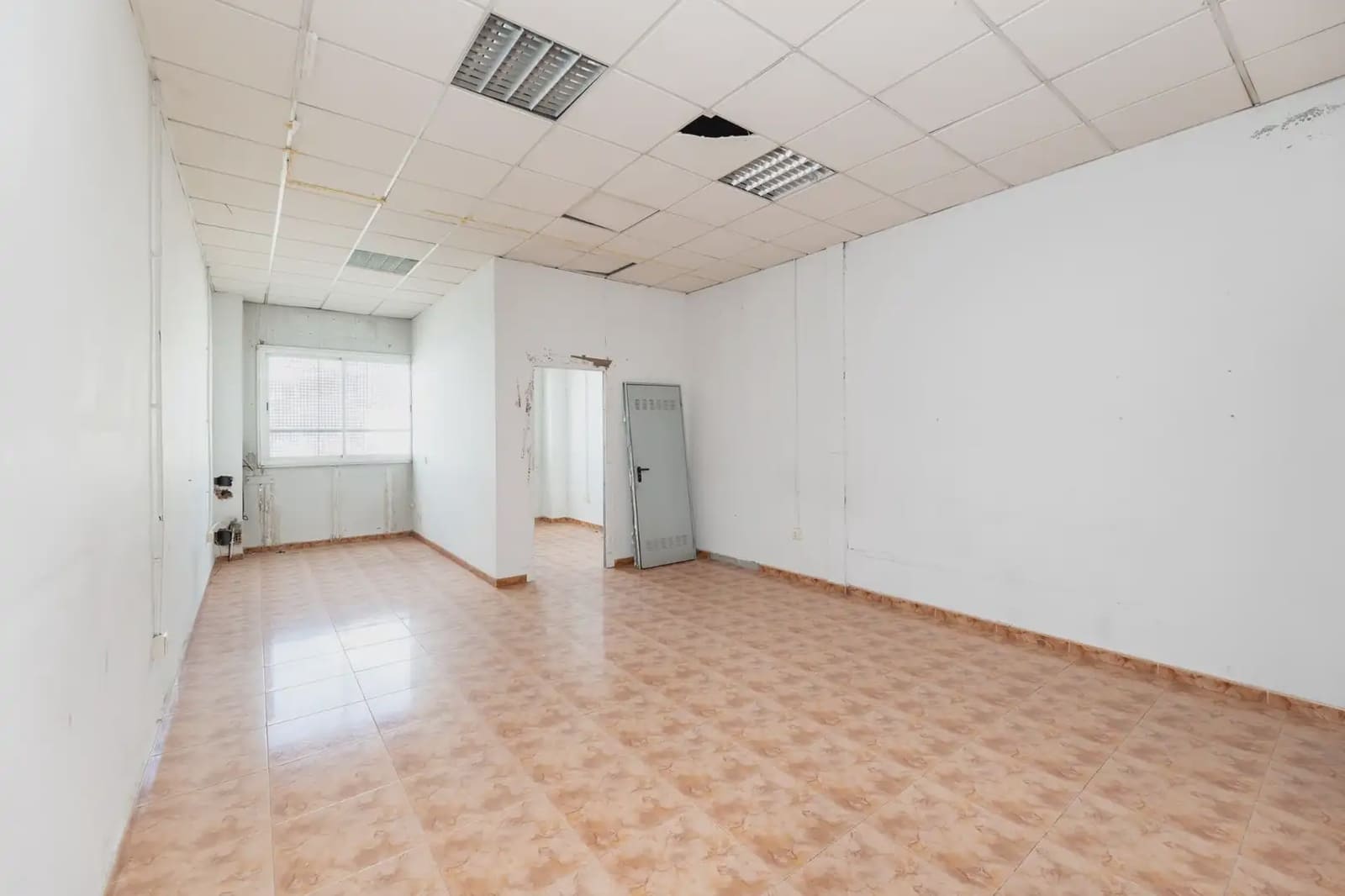 Local Comercial en Peligros en venta - 109.000 € (Ref: 9837130)