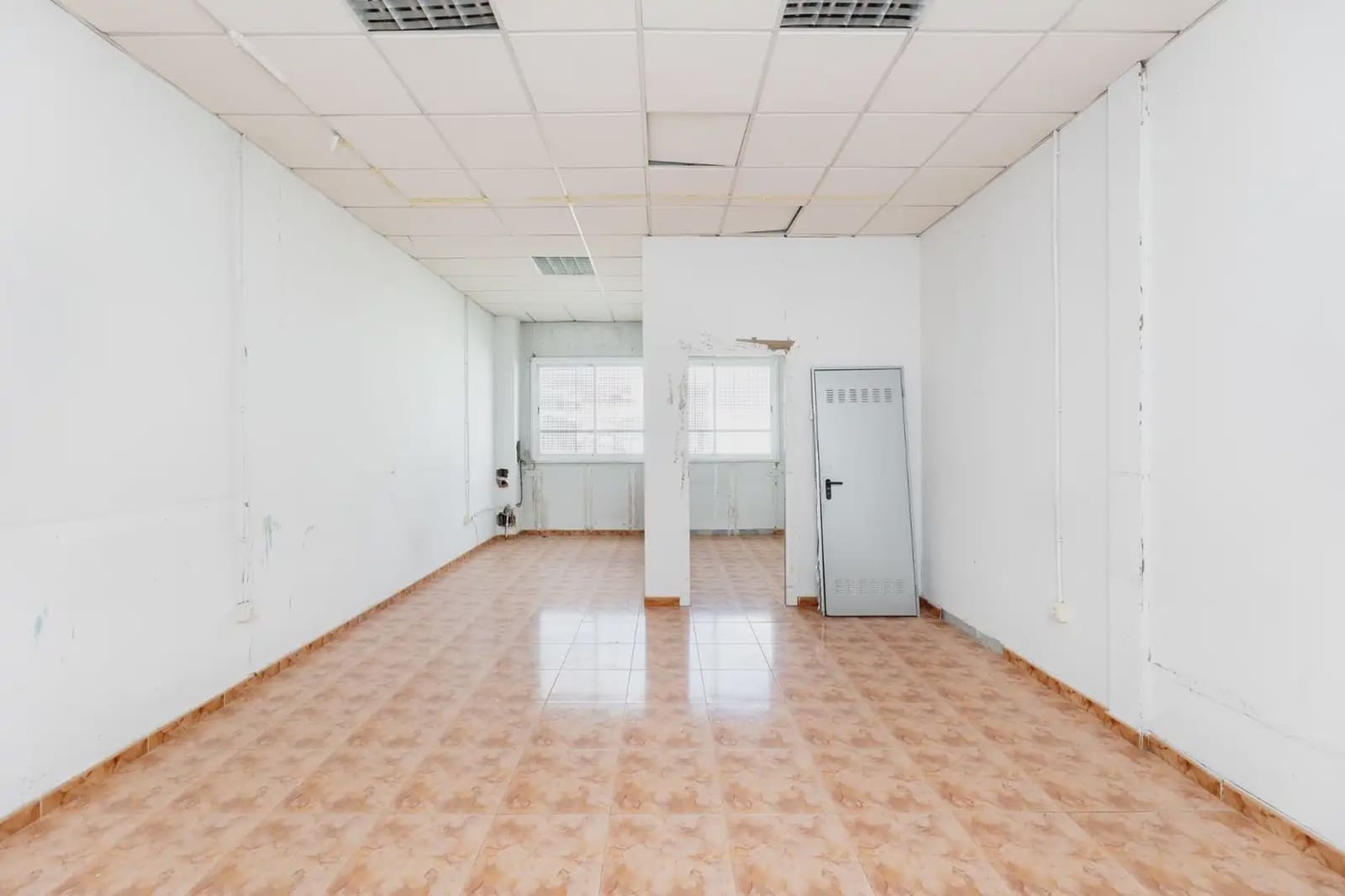 Local Comercial en Peligros en venta - 109.000 € (Ref: 9837130)