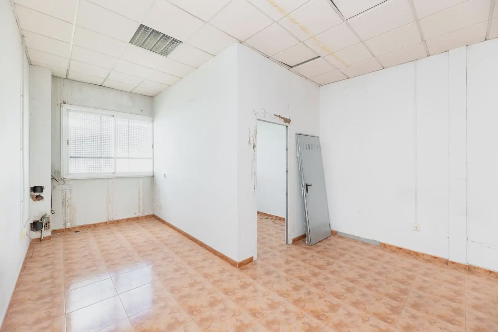 Local Comercial en Peligros en venta - 109.000 € (Ref: 9837130)