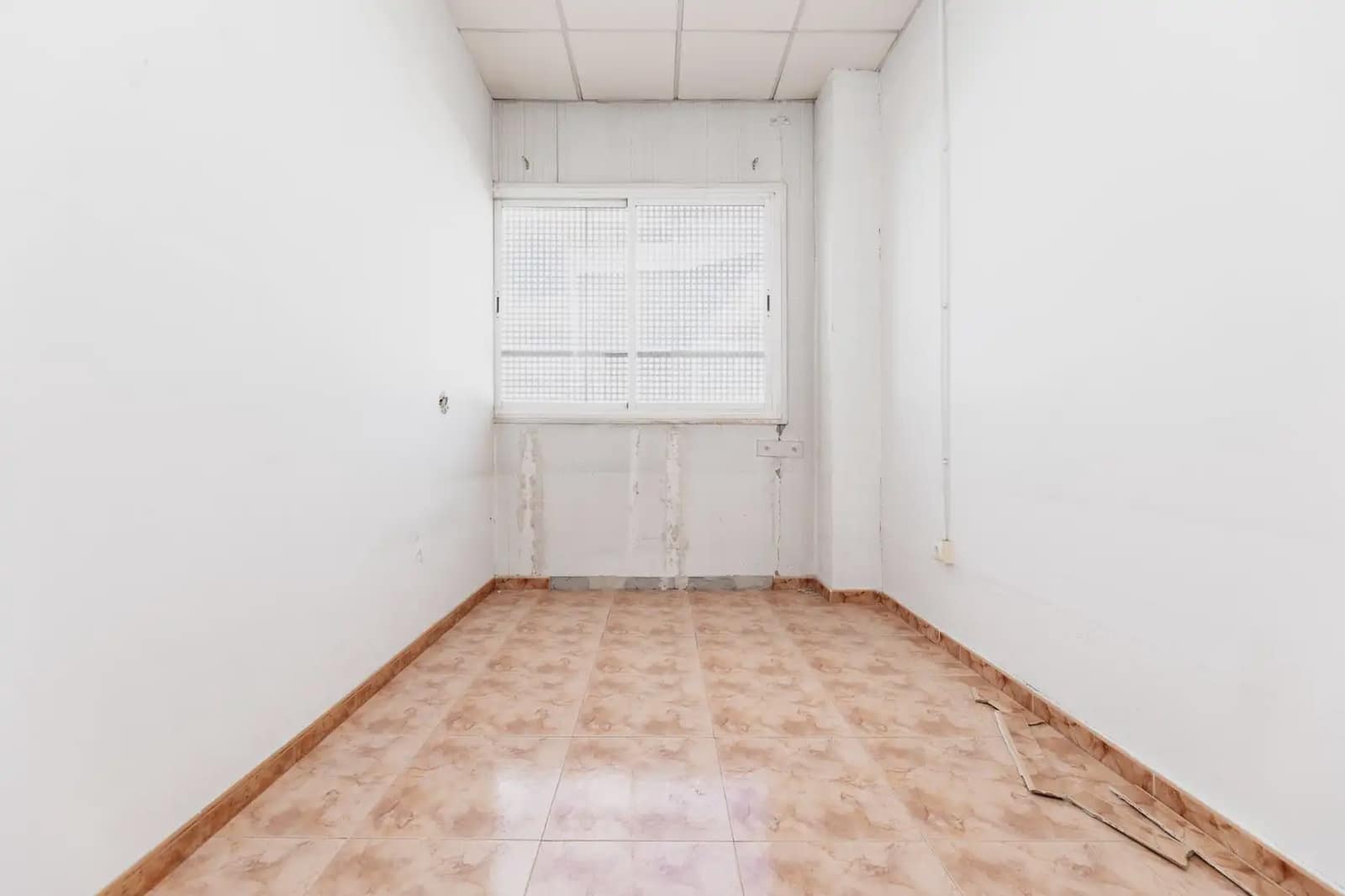 Local Comercial en Peligros en venta - 109.000 € (Ref: 9837130)