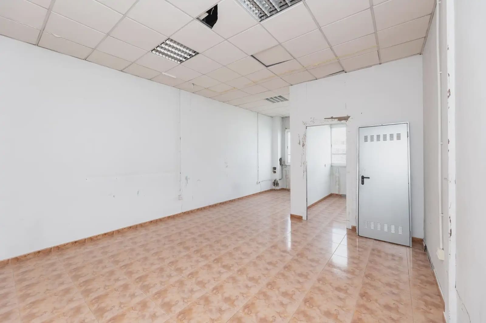 Local Comercial en Peligros en venta - 109.000 € (Ref: 9837130)