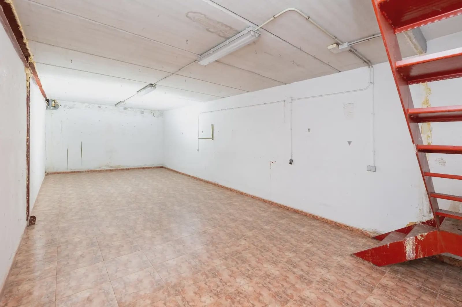 Local Comercial en Peligros en venta - 109.000 € (Ref: 9837130)