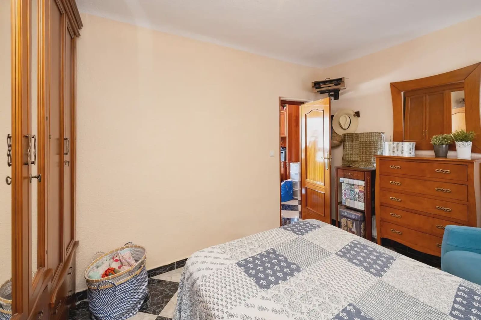 Lejlighed til salg i Granada by - € 180.000 (Ref: 9837131)