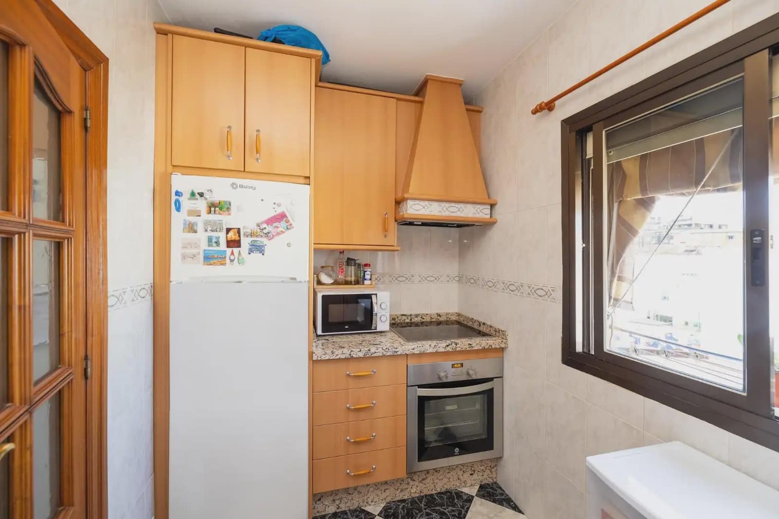 Lejlighed til salg i Granada by - € 180.000 (Ref: 9837131)