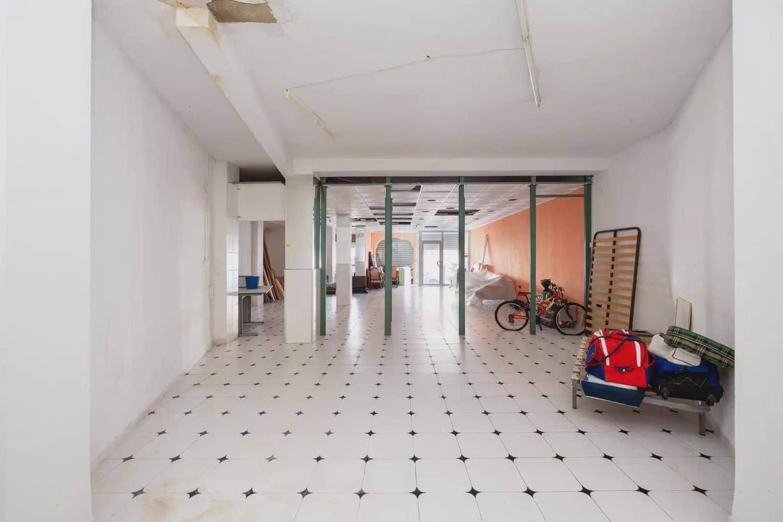 Local Comercial en Gójar en venta - 150.000 € (Ref: 9837134)