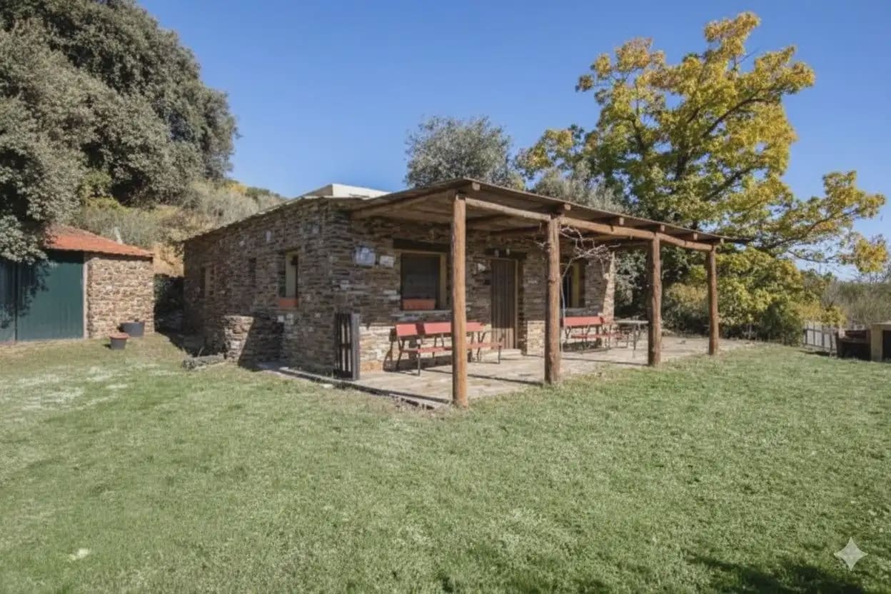 Finca/Landehus til salg i La Taha med garage - € 325.000 (Ref: 9837135)