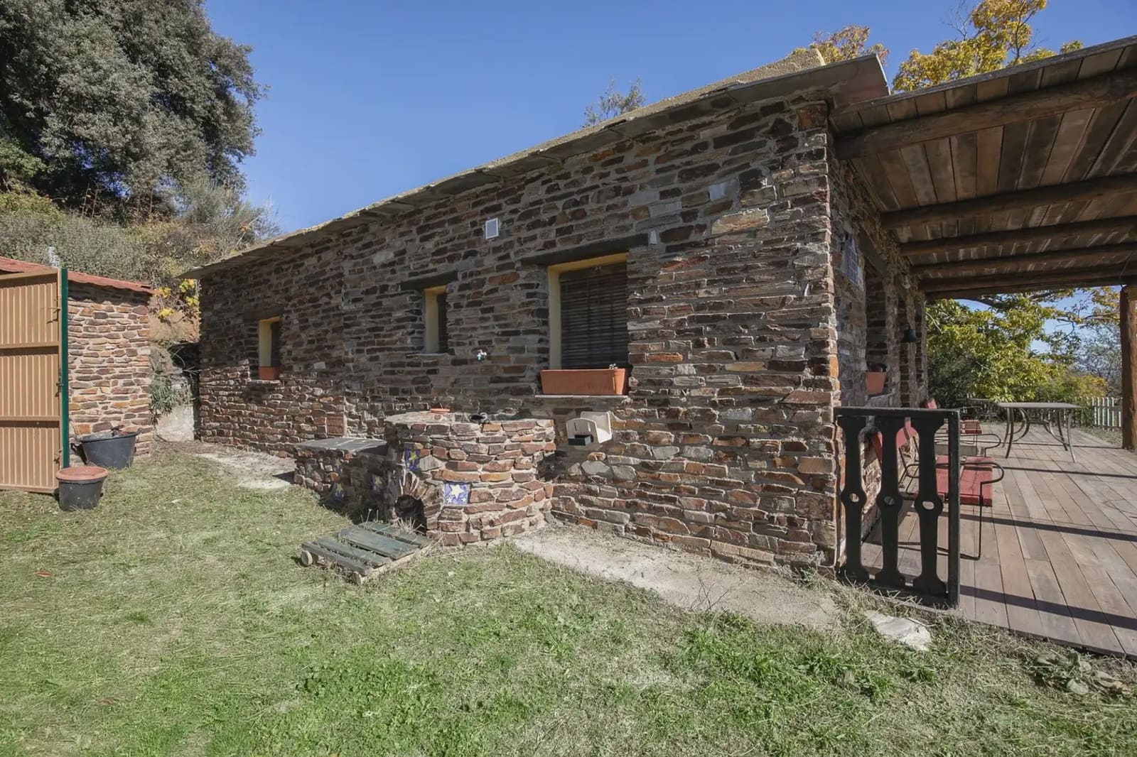 Finca/Landehus til salg i La Taha med garage - € 325.000 (Ref: 9837135)