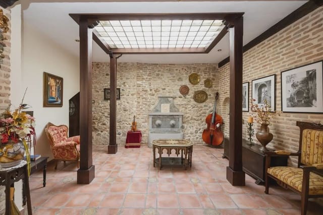 5 soverom Hus til salgs i Albaicin, Granada by med garasje - € 1 200 000 (Ref: 9837136)