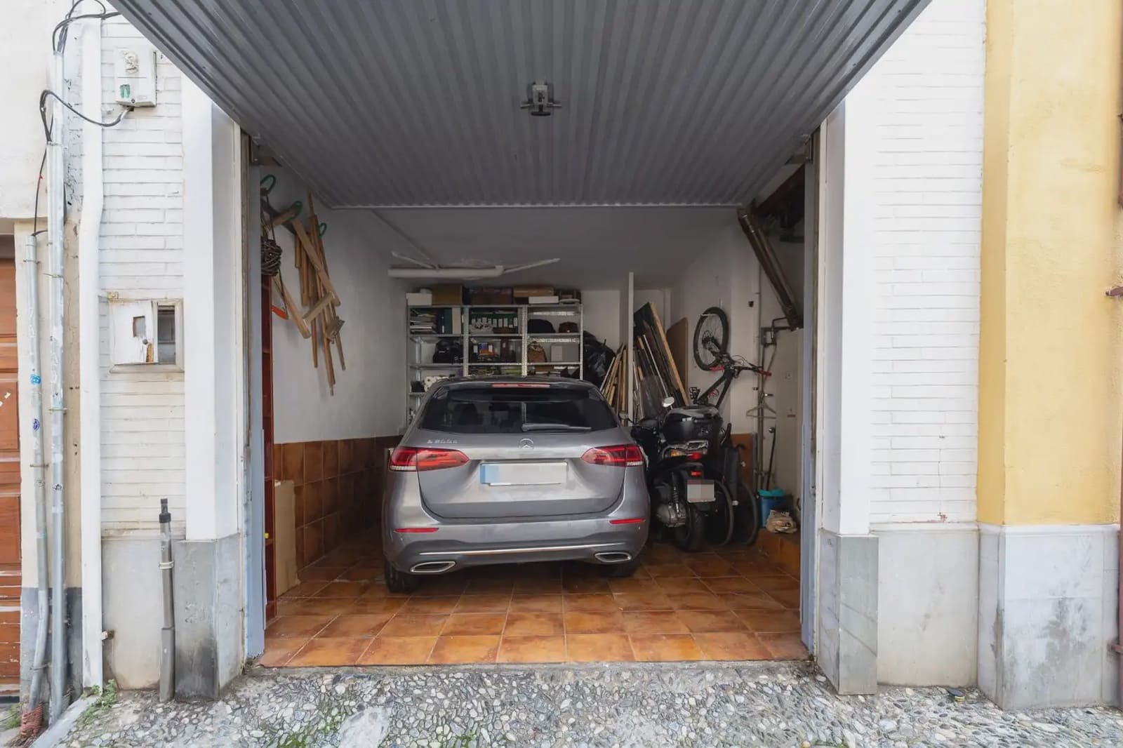 Omakotitalo myytävänä paikassa Granada kaupunki mukana 
autotalli - 1 200 000 € (Ref: 9837136)