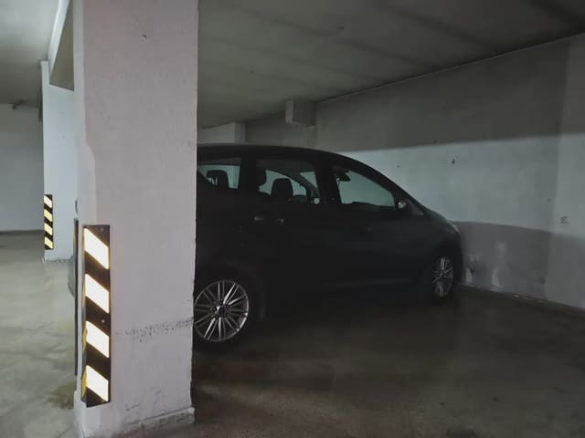 Garage for sale in Centro - Sagrario, Granada city - € 28,500 (Ref: 9837137)