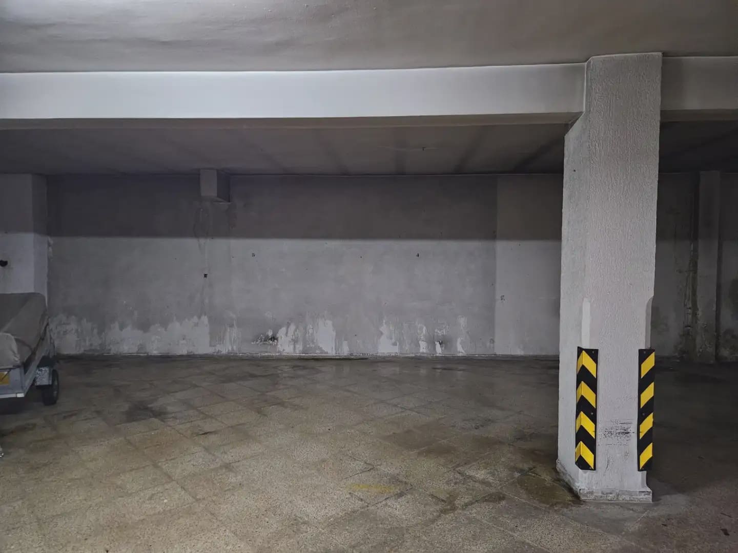 Garage for sale in Granada city - € 28,500 (Ref: 9837137)