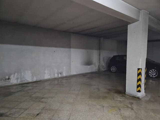 Garage for sale in Centro - Sagrario, Granada city - € 28,500 (Ref: 9837137)