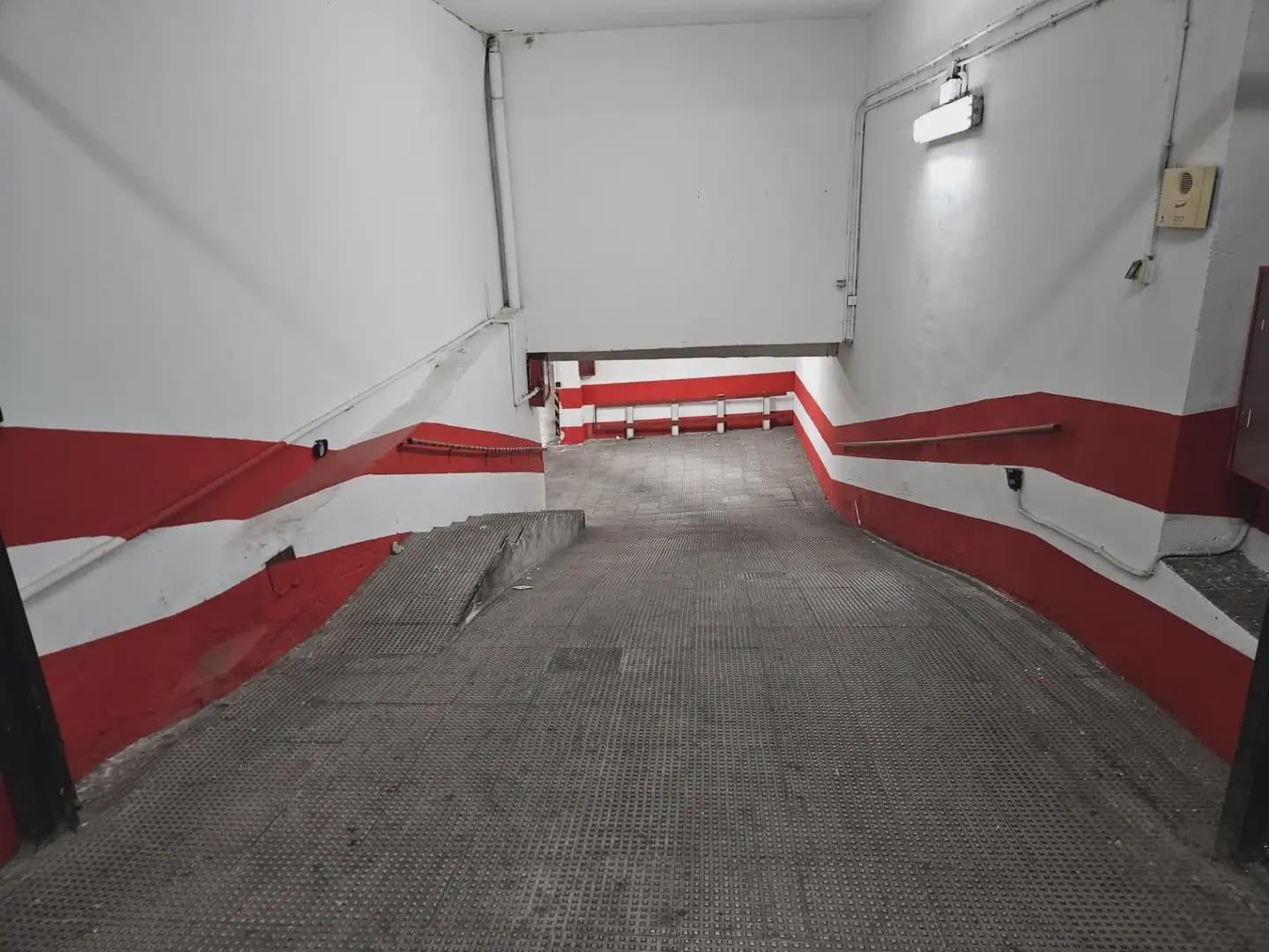 Garage for sale in Granada city - € 28,500 (Ref: 9837137)
