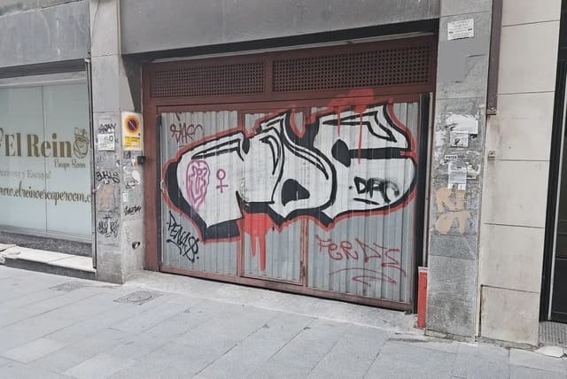 Garage for sale in Centro - Sagrario, Granada city - € 28,500 (Ref: 9837137)