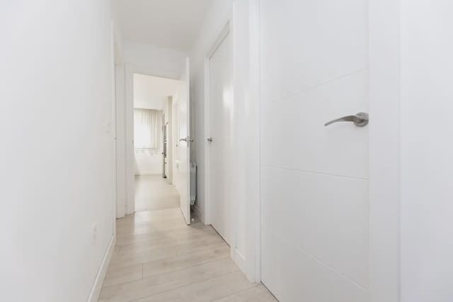 Mieszkanie na sprzedaż w Camino de Ronda - Rosaleda, Miasto Grenada - 375 000 € (Ref: 9837139)